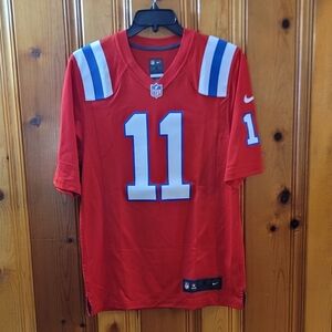 BNWOT. NIKE NFL JULIAN EDELMAN PATRIOTS JERSEY.